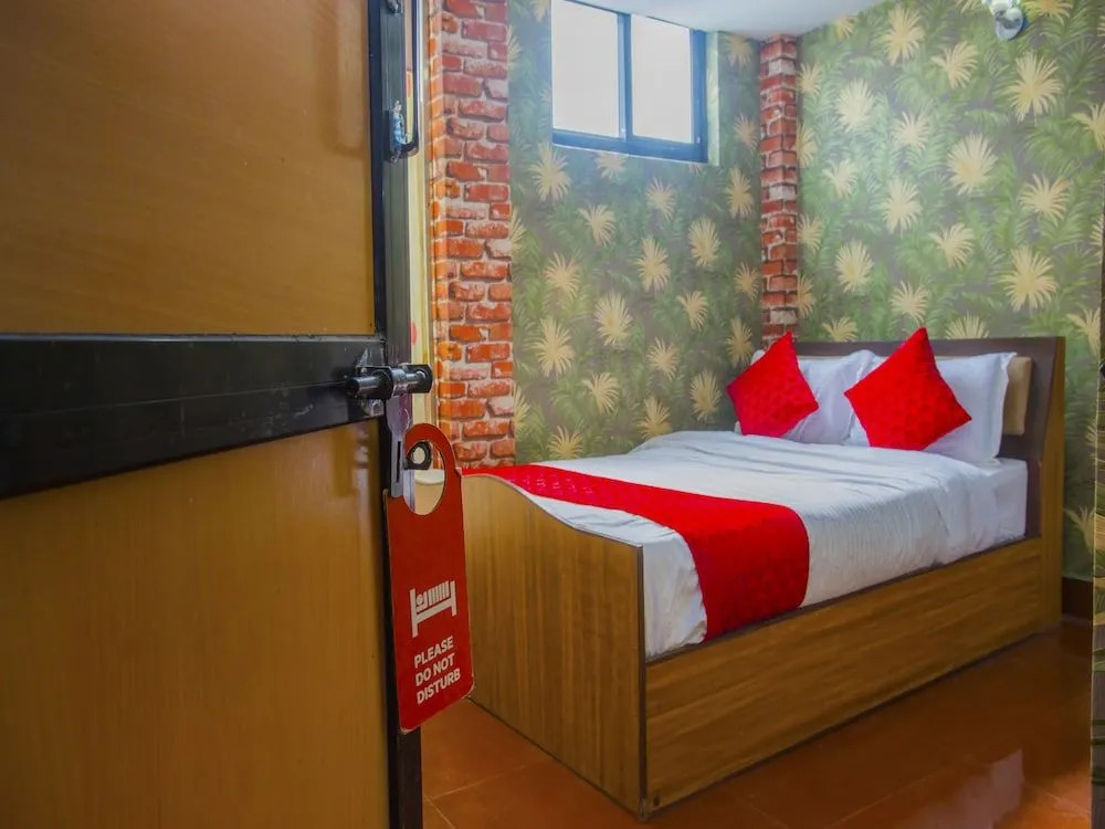 OYO 296 Subine Guest Inn