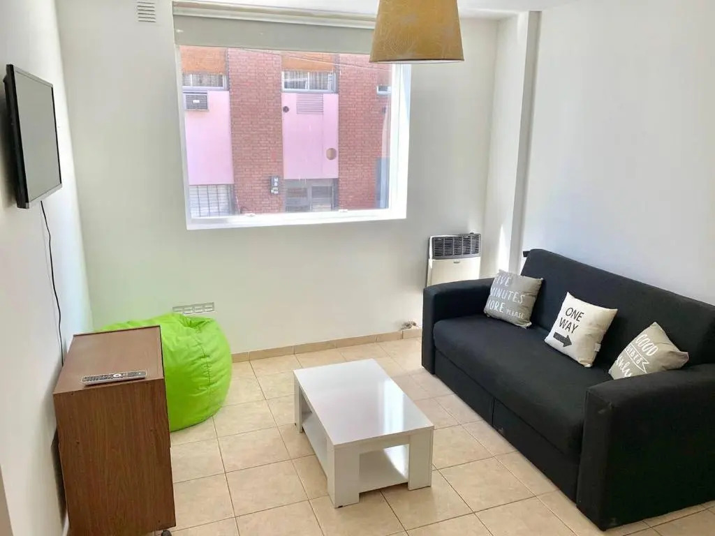Depto de 1 dormitorio en Blvd. San Juan cerca de La Cañada