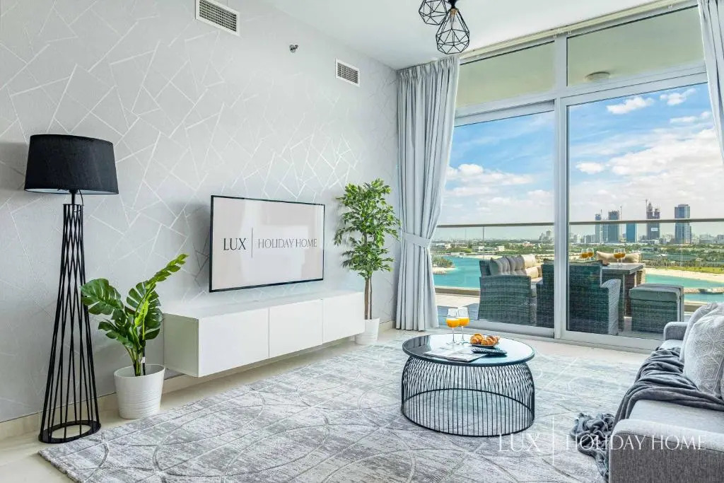 LUX - Opulent Island Suite Burj Khalifa View 1