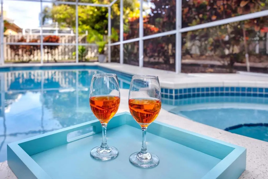 Palm Harbor Paradise - Spacious Home In Quiet Neighborhood with Heated Pool, Billiard Room, Hot Tub