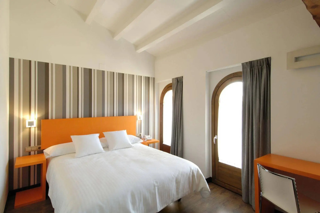 Hotel Cienbalcones