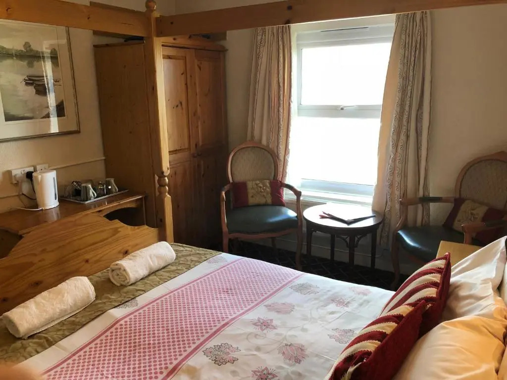 Chad Hill Hotel
