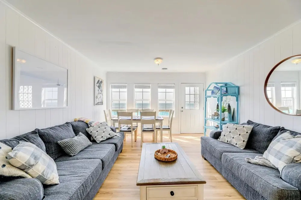 Beachfront Emerald Isle Vacation Rental with Deck!