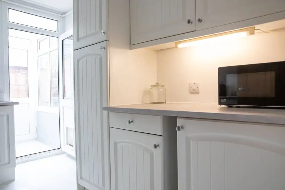 Beautiful Modern & Contemporary Home Close to City