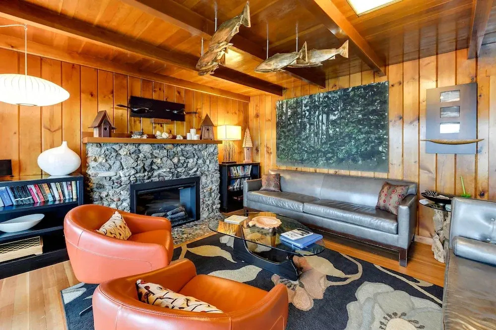 'the Nest' Gorgeous Waterfront La Conner Getaway!