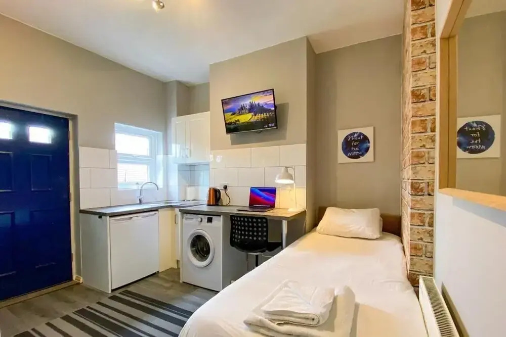 Limpenny Studio Apartment