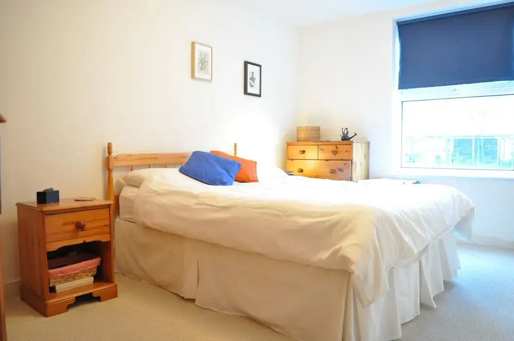 Central 1 Bedroom Apartment With Parking