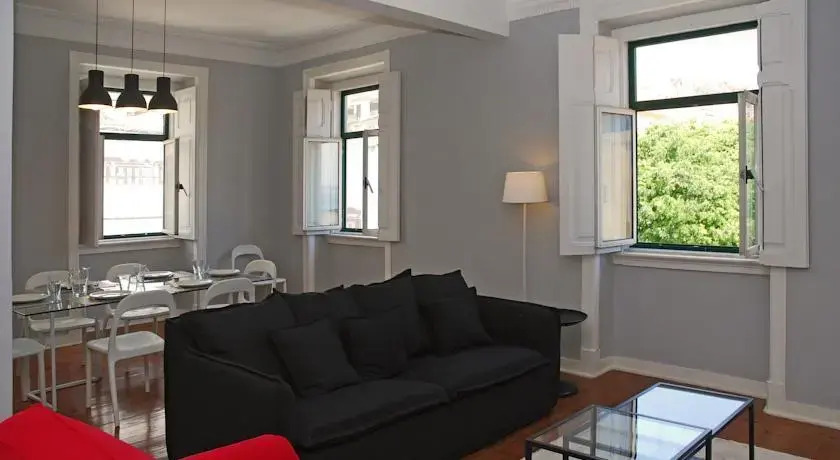 Lisbon Inside Connect — Lapa Apartments