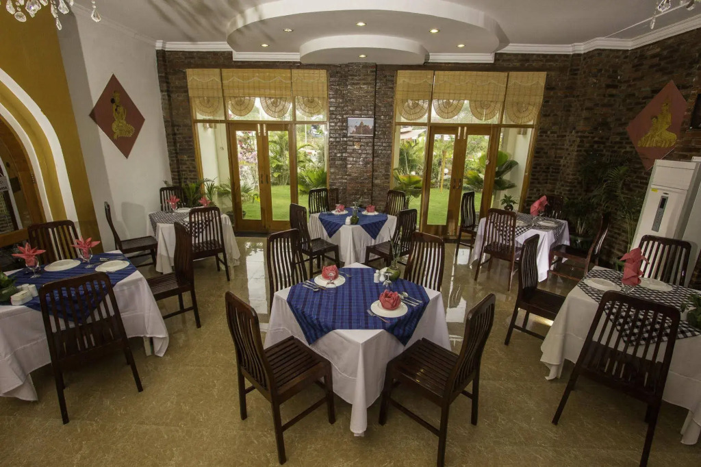 Raza Gyo Hotel
