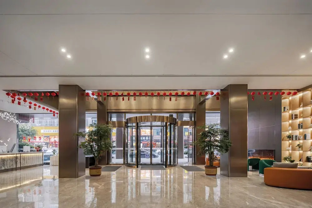 Wanzai Yijia La Maison Hotel