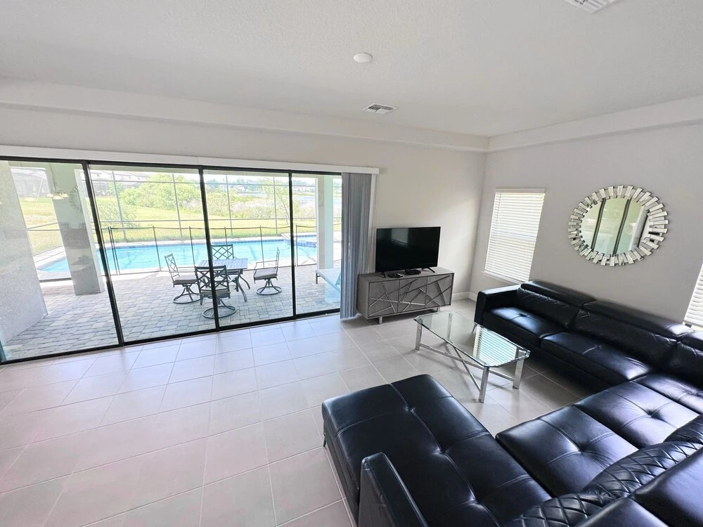 Balmoral Resort-200kb 6 Bedroom Home by RedAwning