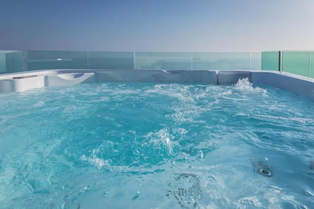 Stunning sea view hot tube posh BLUE SKY APARTMENT