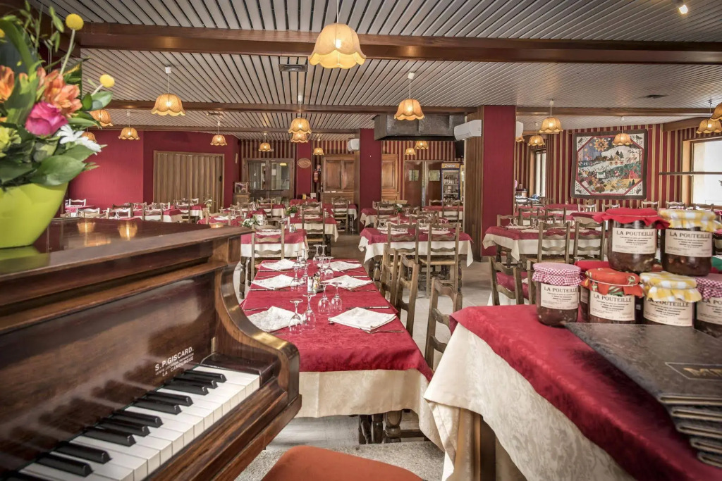 Logis Hotel Restaurant Du Commerce