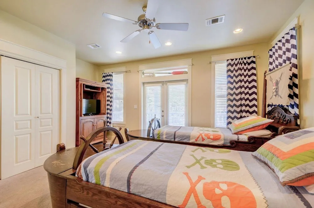 Coast is Clear - 17 Trigger Trail by Dune Vacation Rentals
