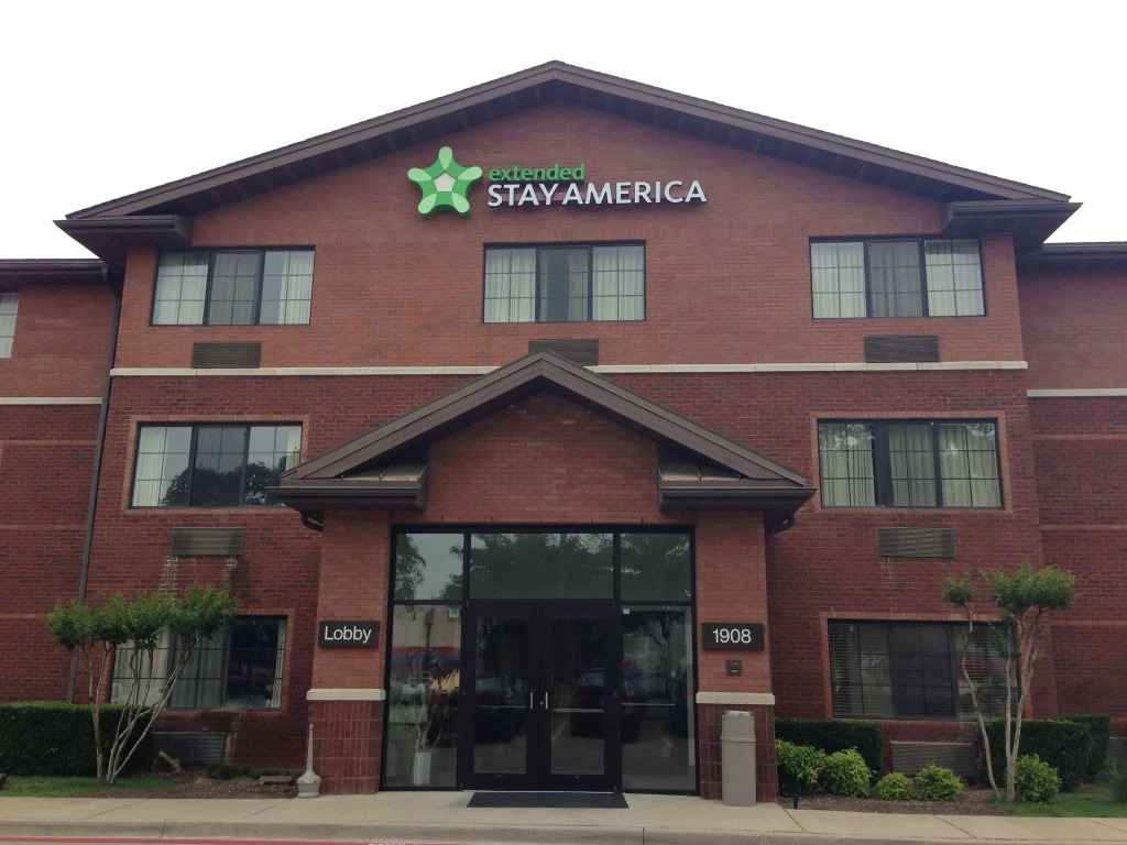 Hawthorn Extended Stay by Wyndham Bedford - Dallas