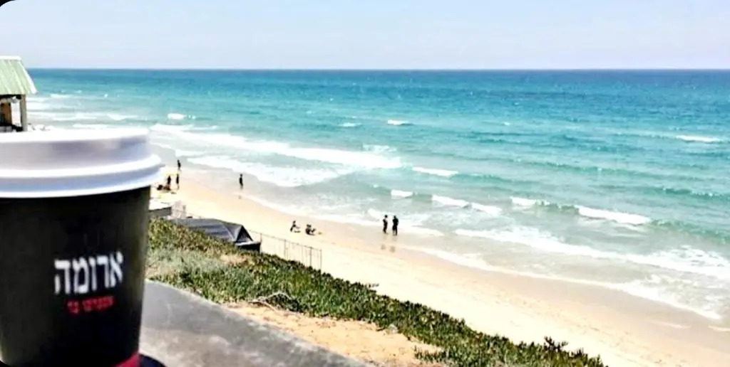 Colony Beach Bat Yam Apartments