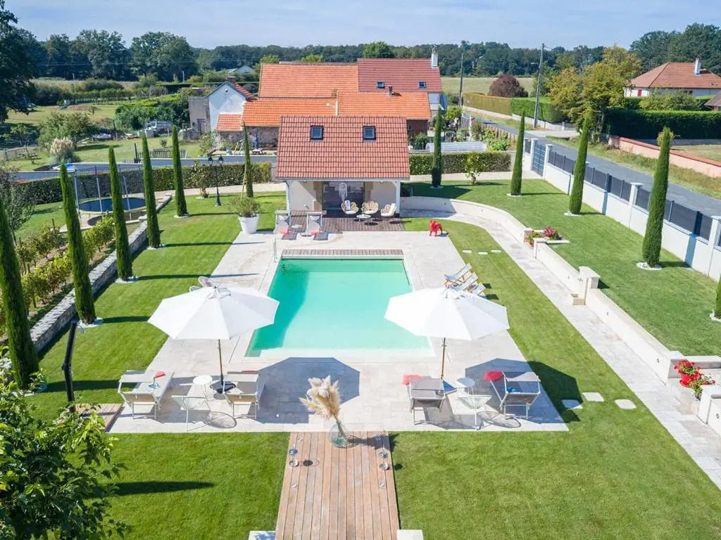 Gîte confortable avec piscine partagée à Hauterives - FR-1-489-203