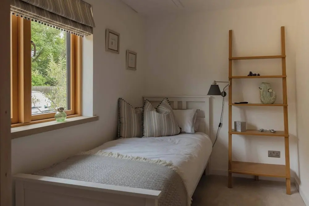 Stylish New Apartment in Central Seaview - 5 Star Comfort!