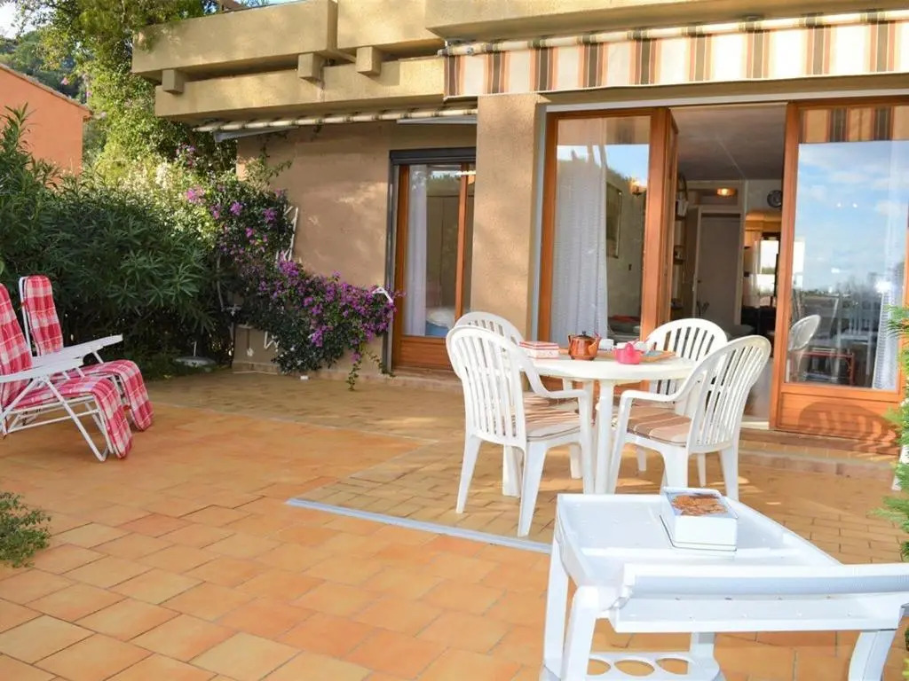 Appartement Le Lavandou, 2 pièces, 4 personnes - FR-1-251-305