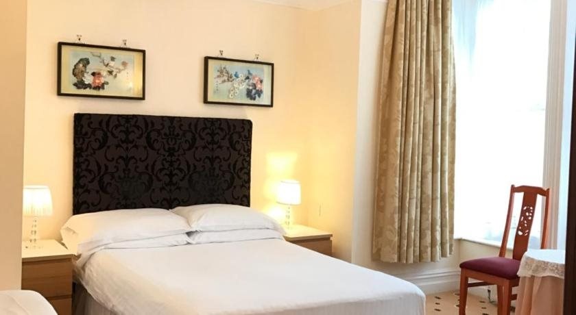 Churchills Hotel