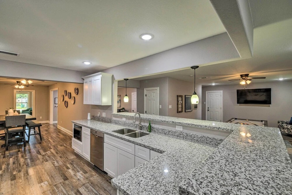 Spacious Houston Family Home With Game Room!
