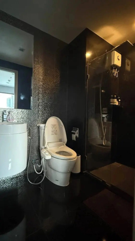Luxurious 1-bedroom Apartment Near BTS Thonglor, Bangkok