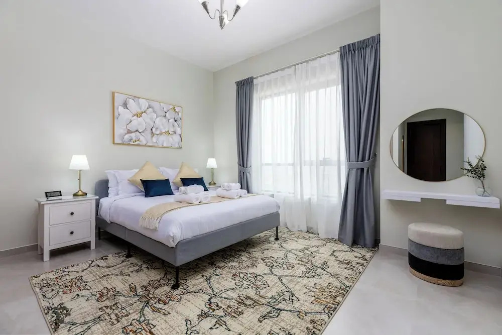Waves - Stylish 1BR Close to IMG World & Global Village