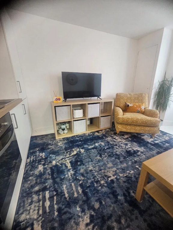 Seaside Haven Coastal Comfort 200m from the Beach