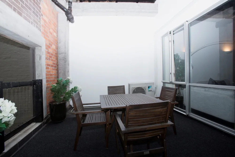 Gorgeous Five Bed Apartment in the City