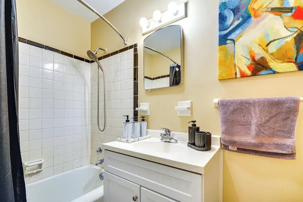 2 Mi to Dtwn Greensboro: Centrally Located Home