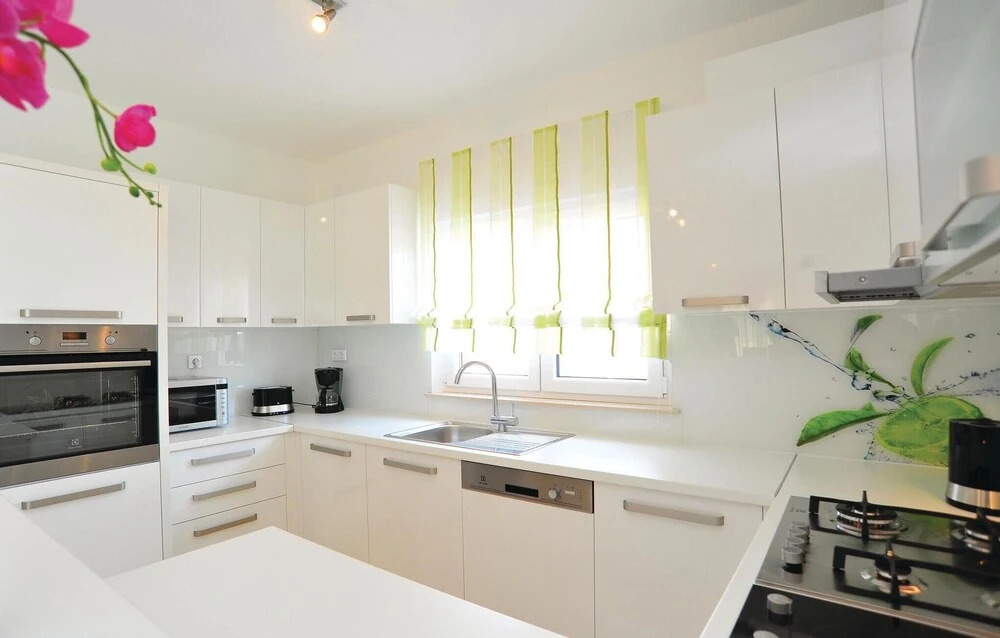 Awesome Home in Pakostane With Wifi and 5 Bedrooms