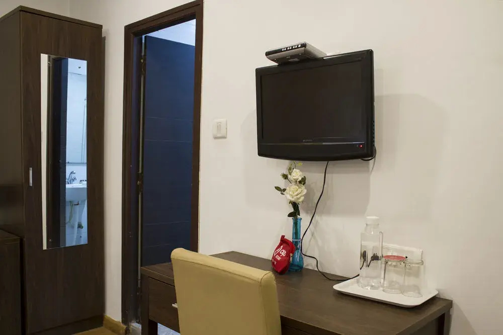 Serene Grove By OYO Rooms