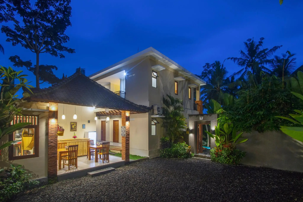 Buah Naga Sari Guest House