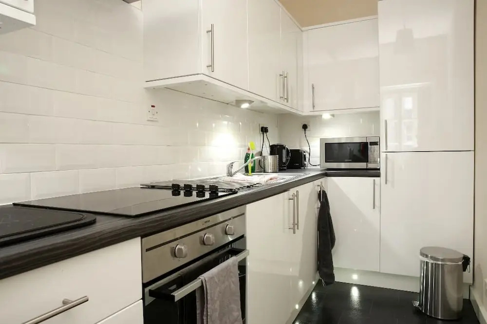 1 bed flat off Royal Mile