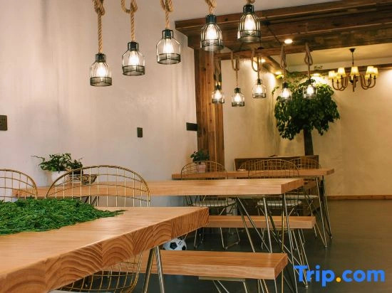 Yuny Valley · Hidden World · YINS · Designer's Boutique Stay (Anji Yunshang Prairie)