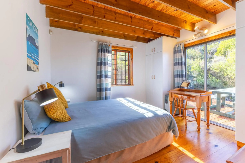Lark House, Peaceful Mountain Home with Views over False Bay
