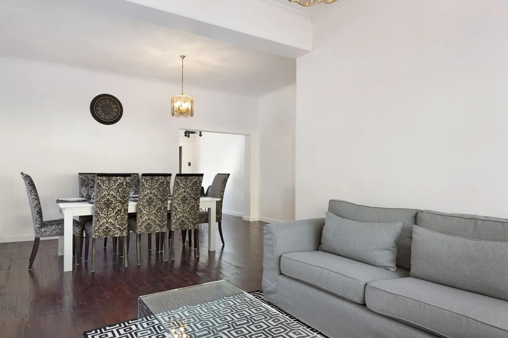 Bradwell House by HostAgents