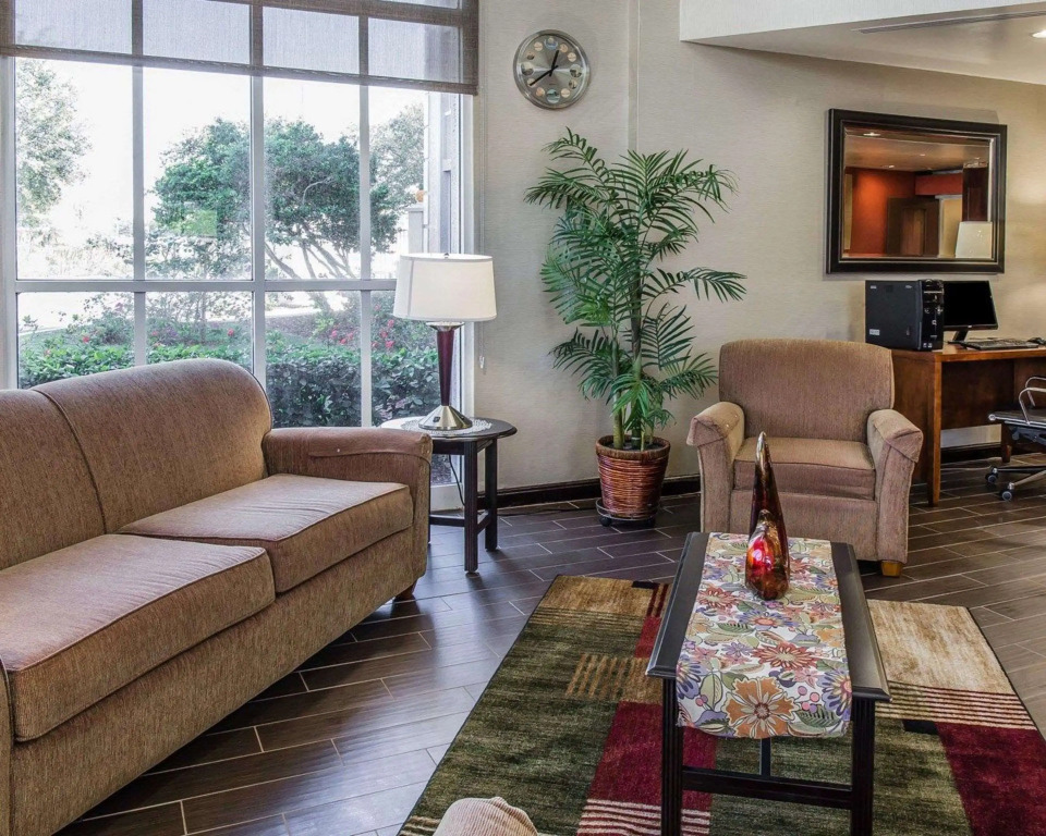Comfort Inn & Suites Lakeland North I-4