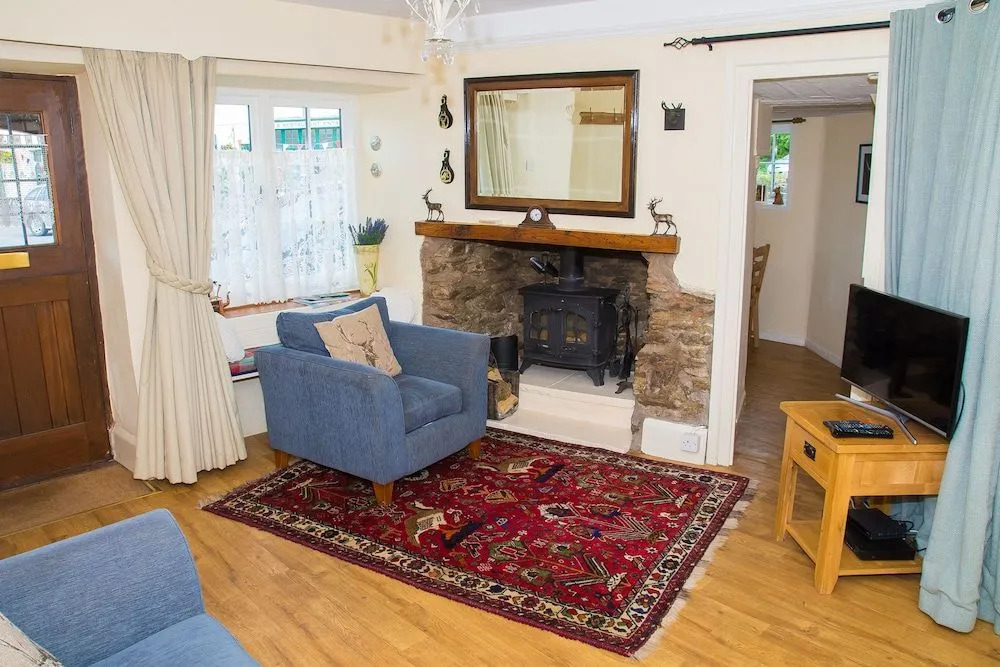 Crown Cottage