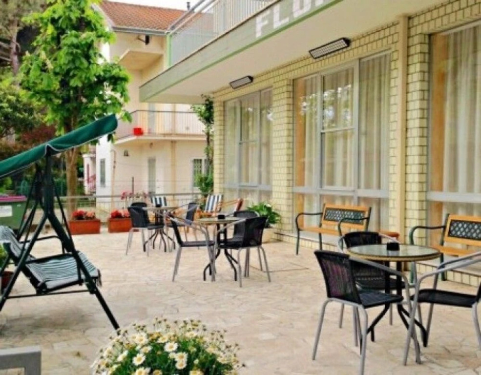 Hotel Flores
