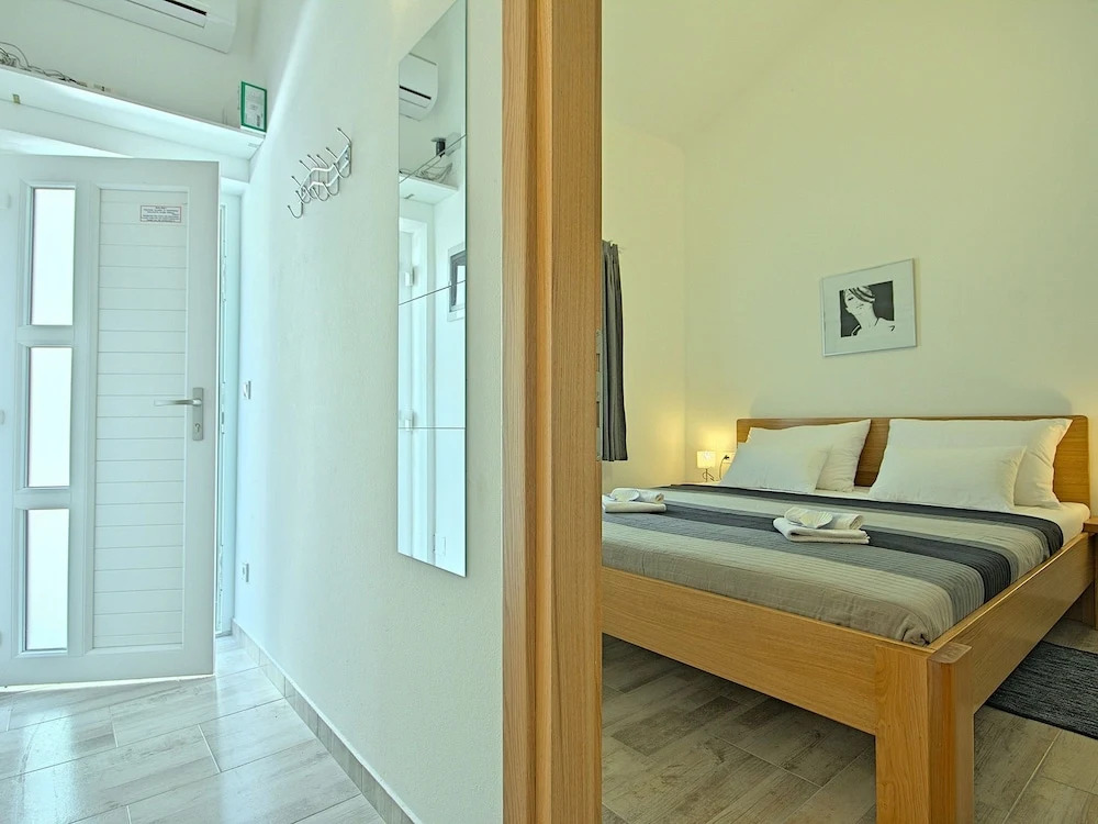 Spacious Holiday Home With Swimming Pool Near Sea in Vodnjan