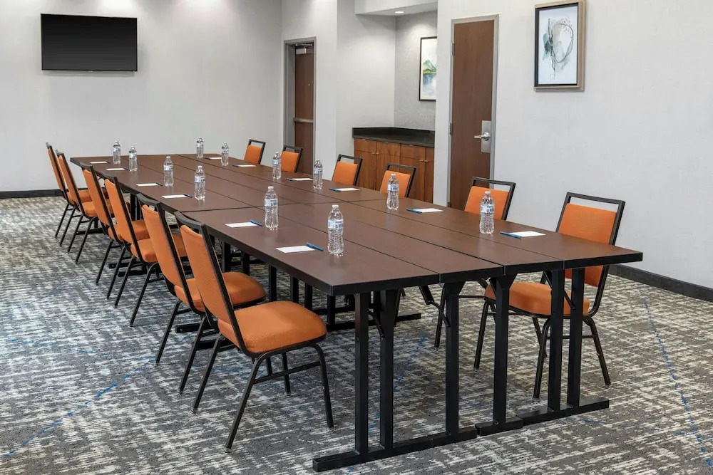 Fairfield Inn and Suites by Marriott Calhoun