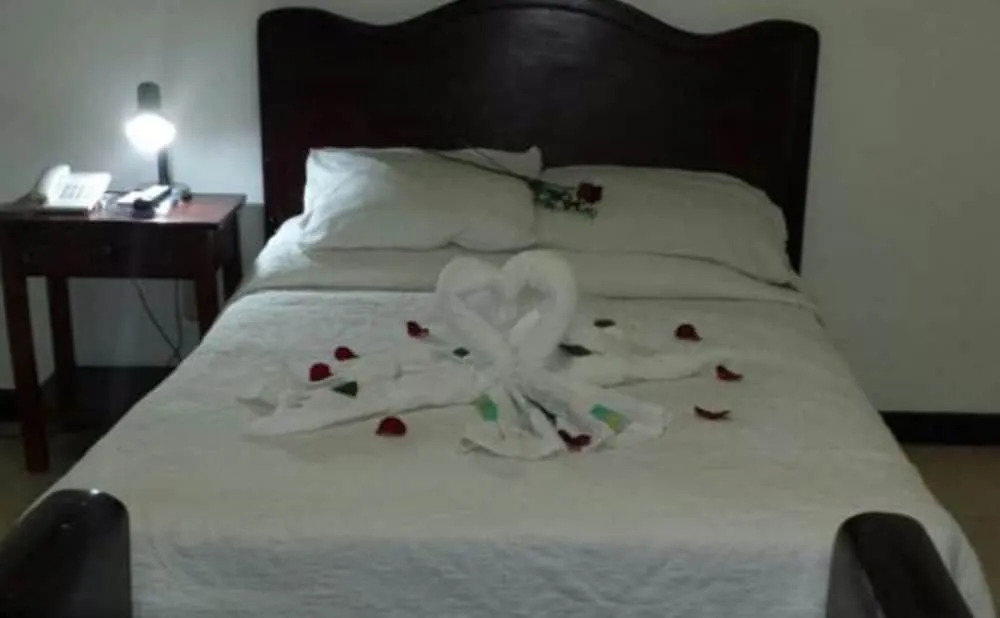 Maracas Inn