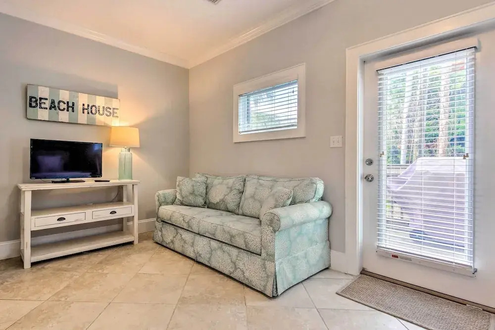 Home Near 30 A: Walk to Beach, Shops & Bicycles!