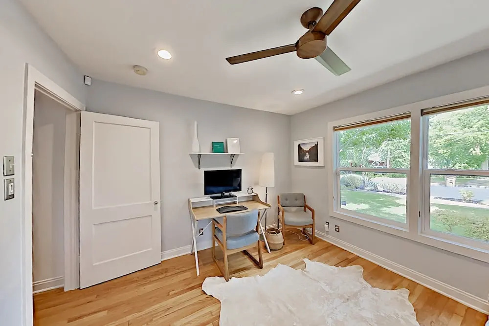 1714boul 2 Bedroom Home