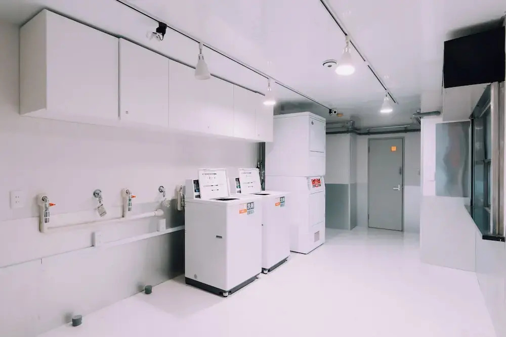 Minimalist Loft 802