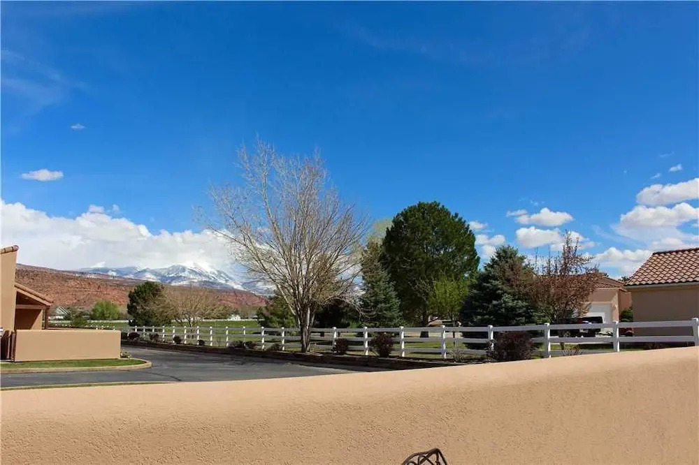 Rim Cove ~ O2 3 Bedrooms 2 Bathrooms Home