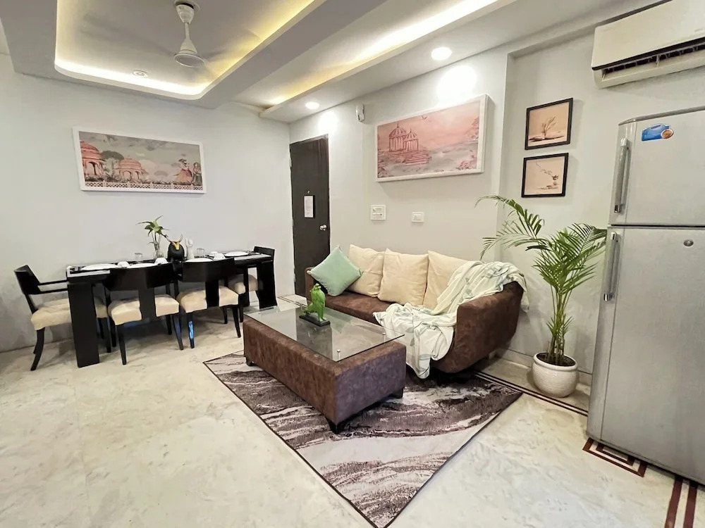 BedChambers Serviced Apartments, Sector 38