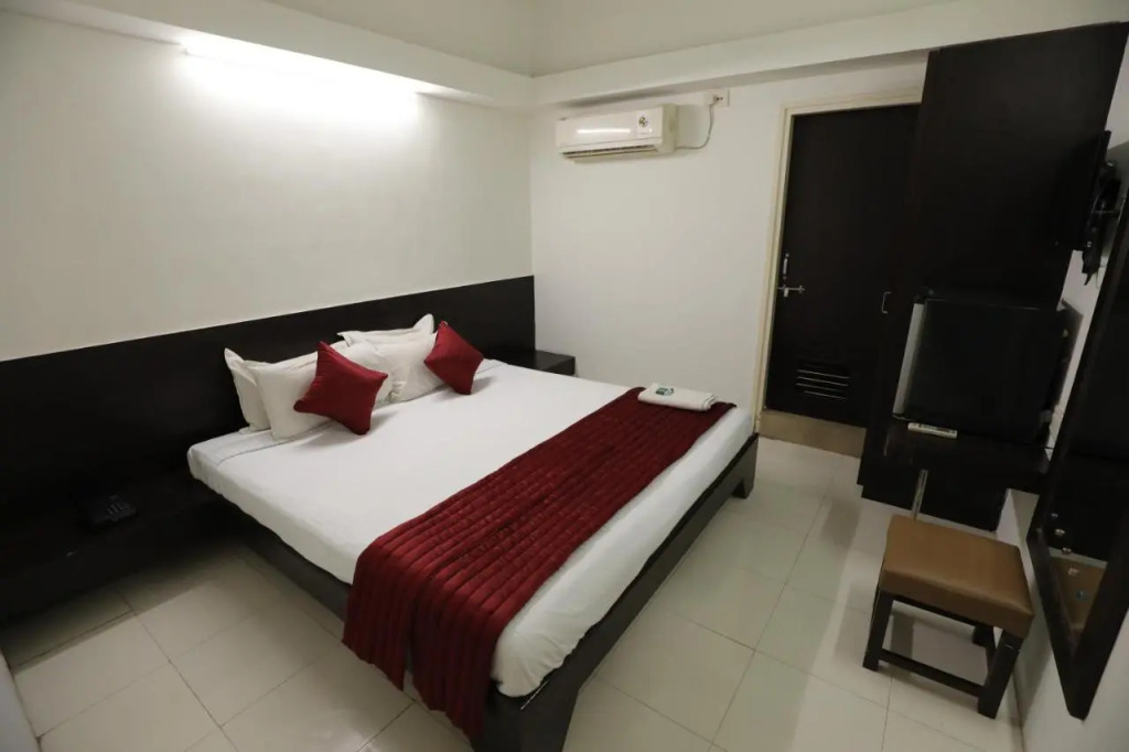 Hotel Shagun Rooms & Banquet, Surat