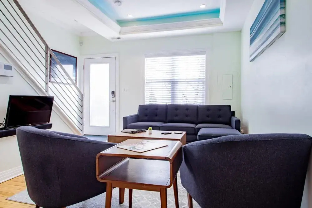 Modern Home Near Capitol Hill Walk to Metro Subway
